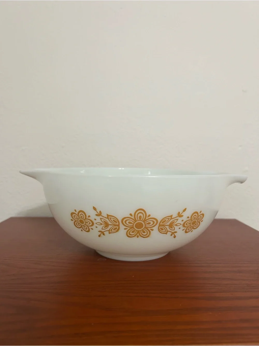 Vintage PYREX 443 Butterfly Gold Cinderella Mixing Bowl 2.5 qt size
